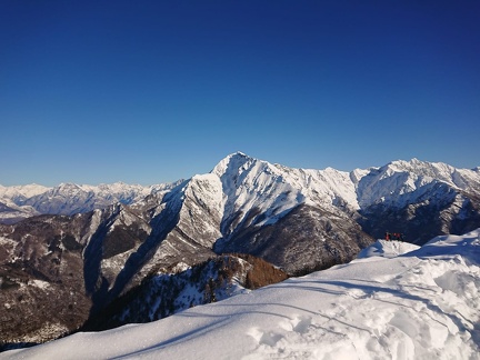 Il Monte Legnone dalla cima del Monte Croce di Muggio